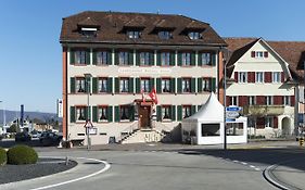 Hotel-Restaurant Weisses Kreuz
